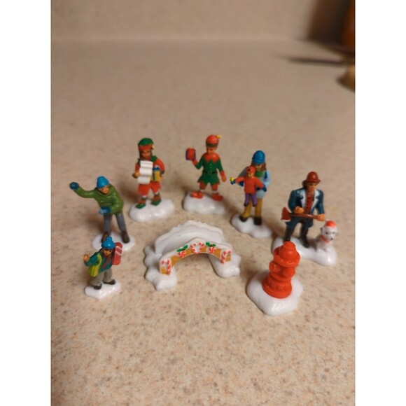 Cobblestone Corners Christmas Village Miniatures Various Figurines Elf  Fireman - Picture 1 of 4